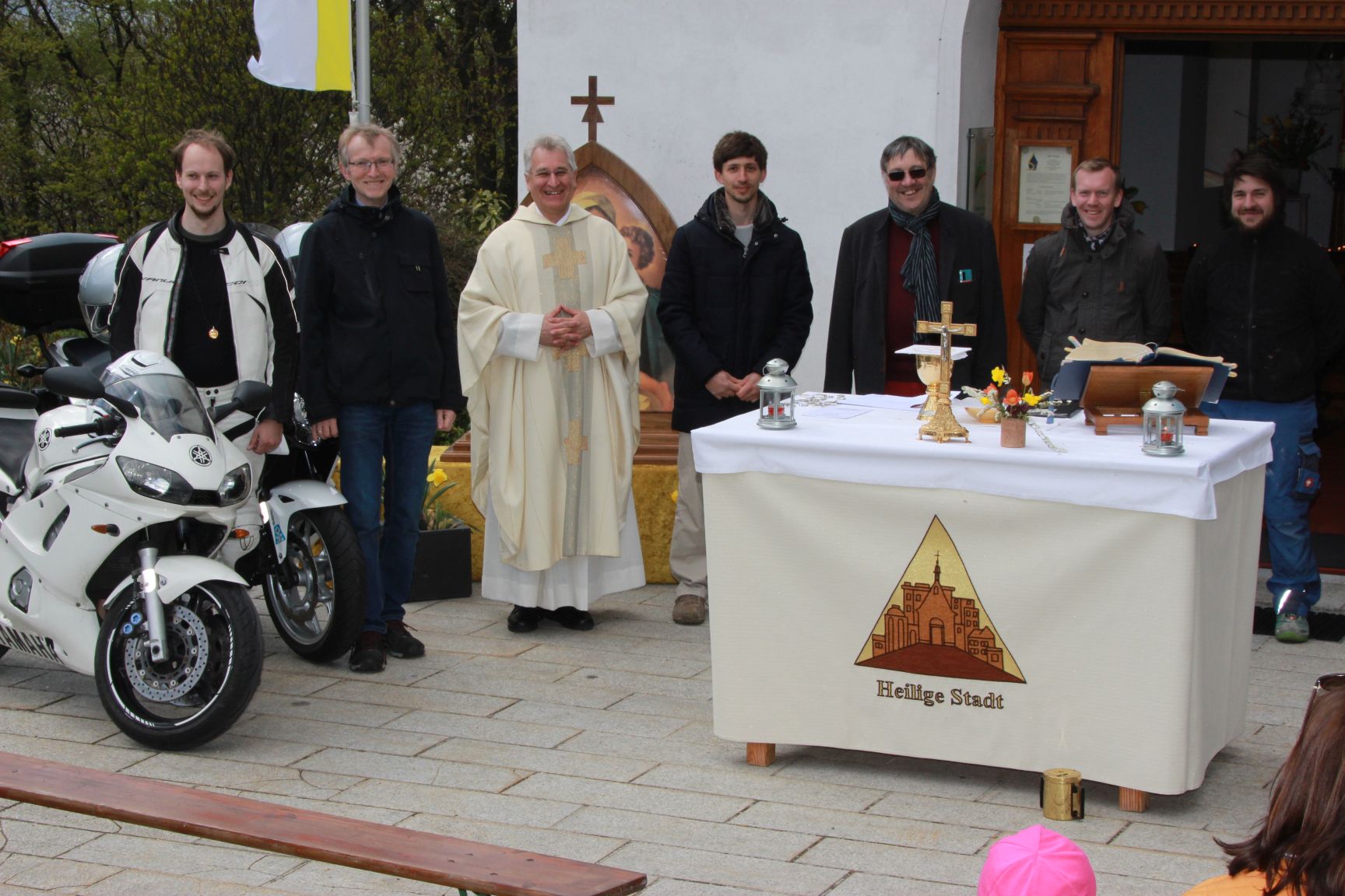 1. Motorradsegnung beim Schönstattzentrum